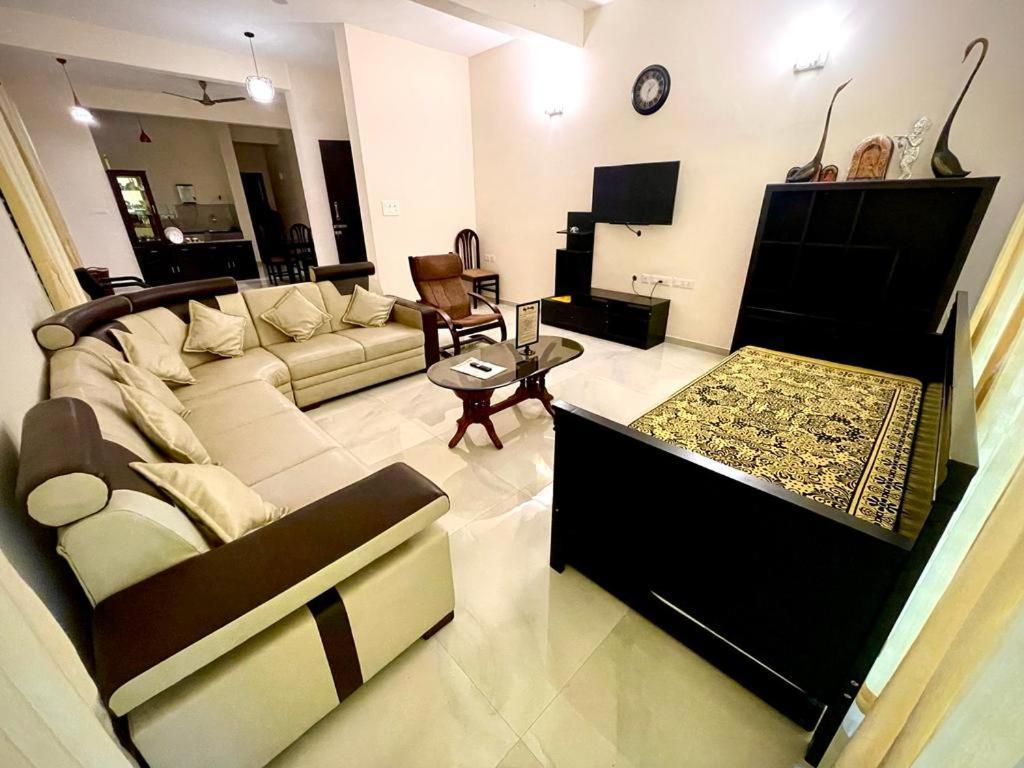 Aikya Kadri #Your Home Away From Home# Non Smoke# Vegetarians Preferred# Strictly For Families มังคาลอร์ ภายนอก รูปภาพ